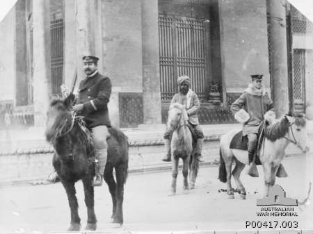 Two officiers of the Australian Naval Brigade in China