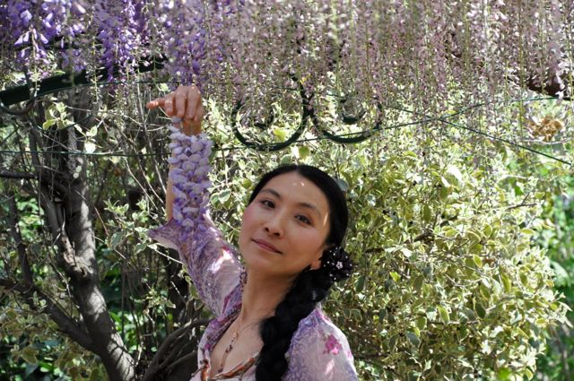 Chao Hsiu Chen  and Wisteria in Appia Antica - Rome 5